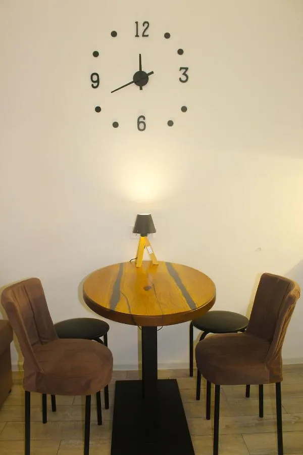Sweet Home Киев 0*,